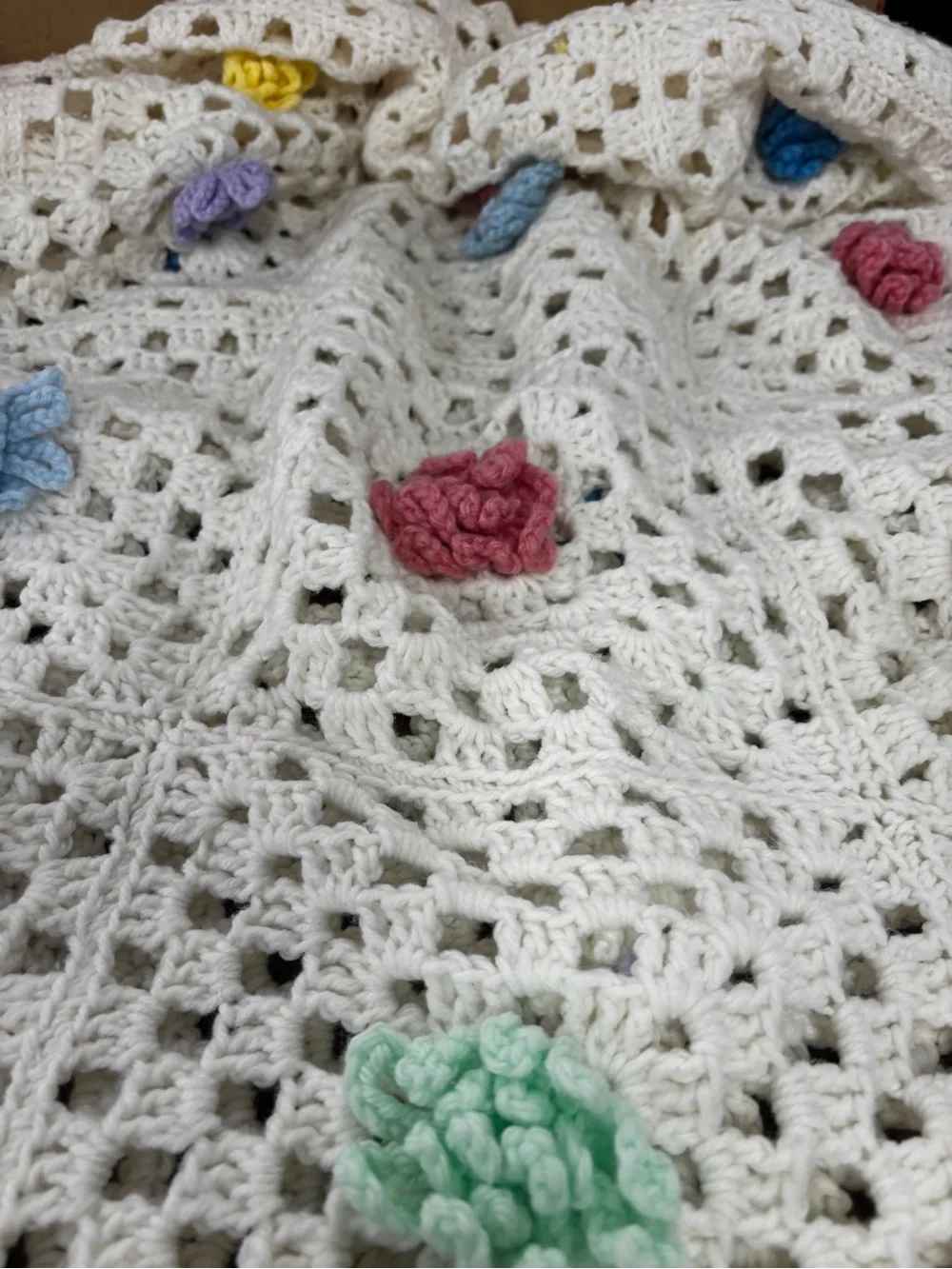 Vintage Handmade 3D Loopy Flower Crochet Granny Square Afghan (King Size)